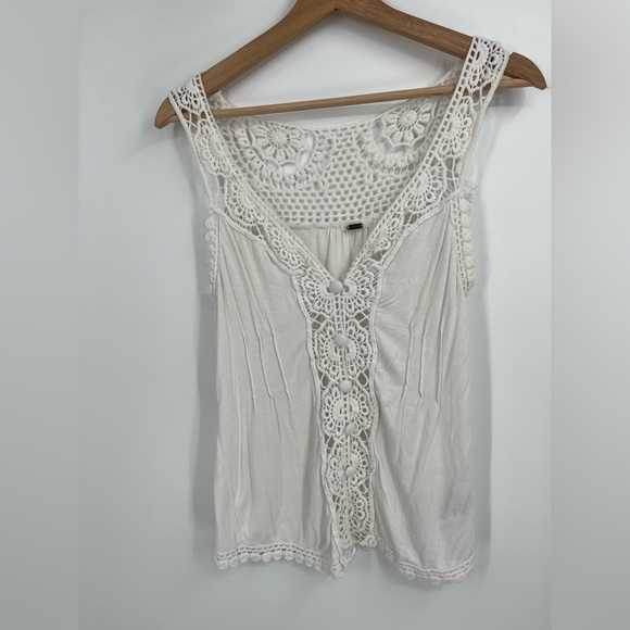 Guess Tank- crochet detailed top - Picture 2 of 5
